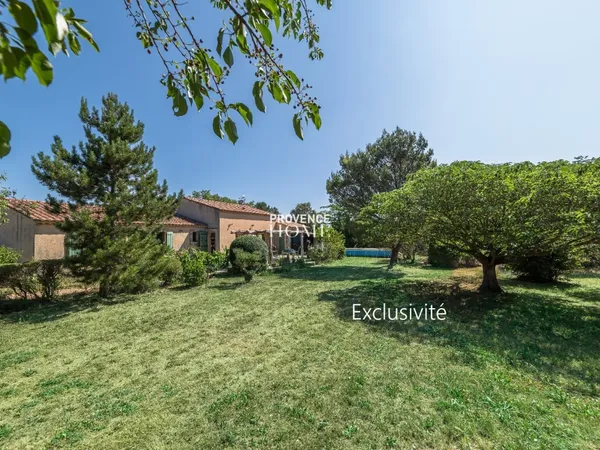 A VENDRE MAISON DE PLAIN PIED EXPOSEE SUD LACOSTE LUBERON PROVENCE