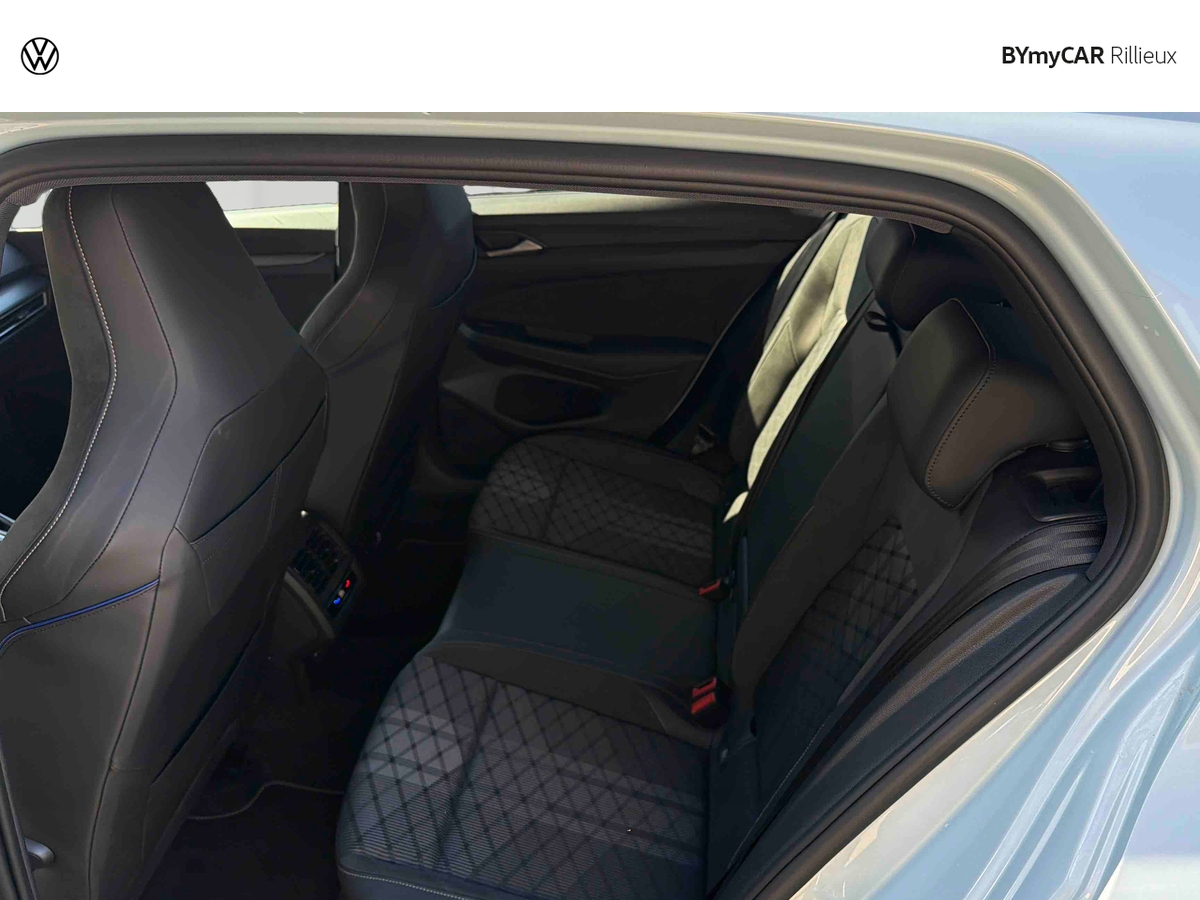 Volkswagen Golf 1.5 eTSI EVO2 150 DSG7 — photo 12