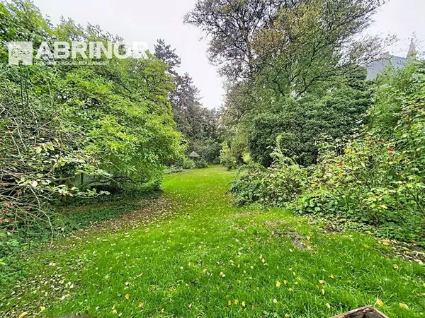 Maison 8 pièces 380 m²