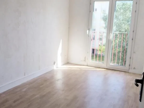 Appartement 1 pièce 84 m²
