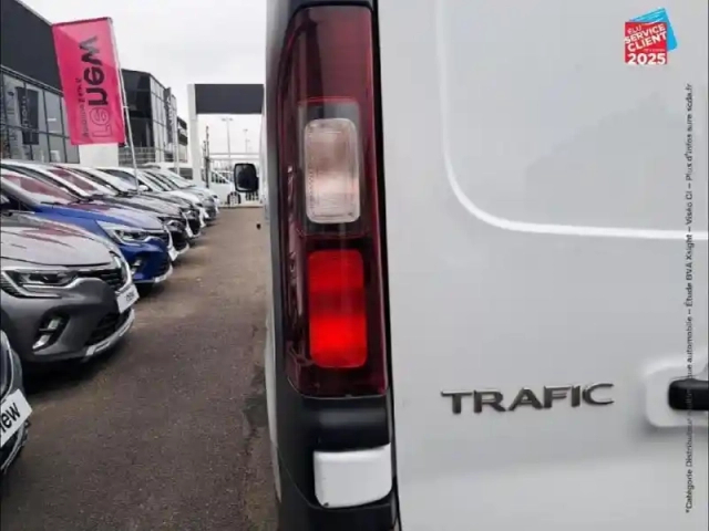Renault Trafic fg l2h1 1300 2.0 dci 120ch grand confort s&amp;s e6 — photo 9