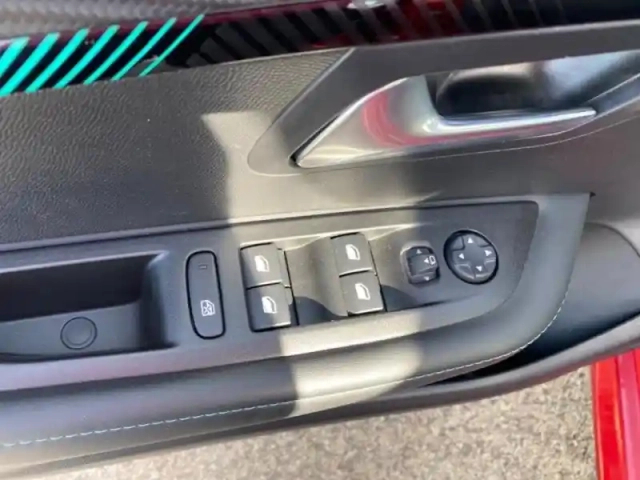 Peugeot 208 1.2 puretech 100ch s&amp;s allure eat8 — photo 8