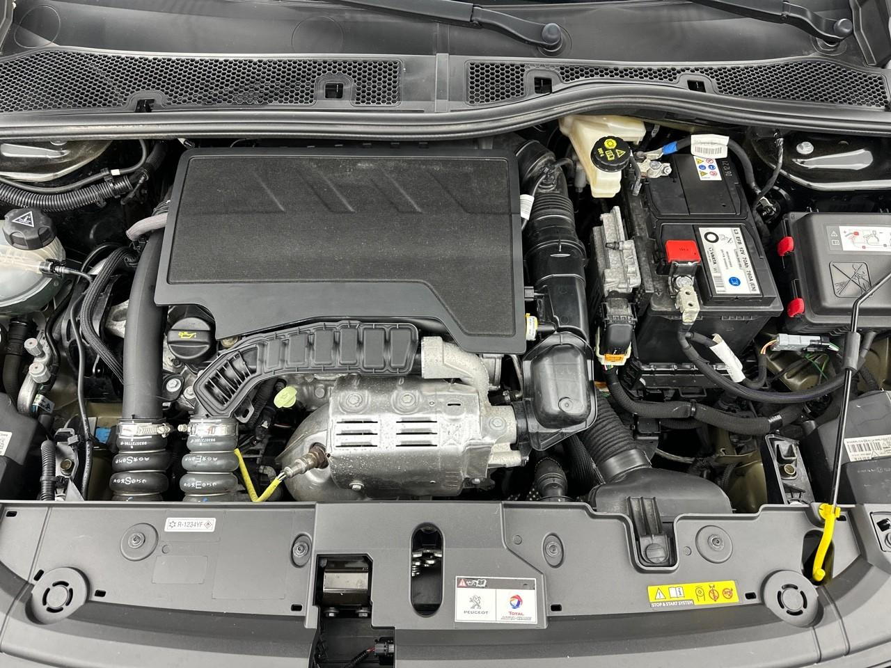 Peugeot 208 puretech 100 s&s bvm6 gt — photo 14