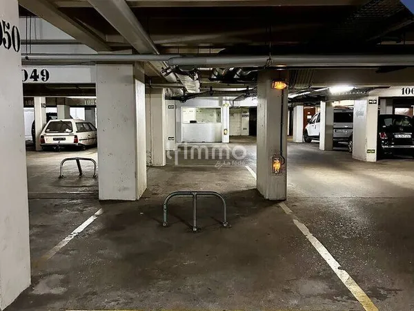 Stationnement Location Paris   19500€