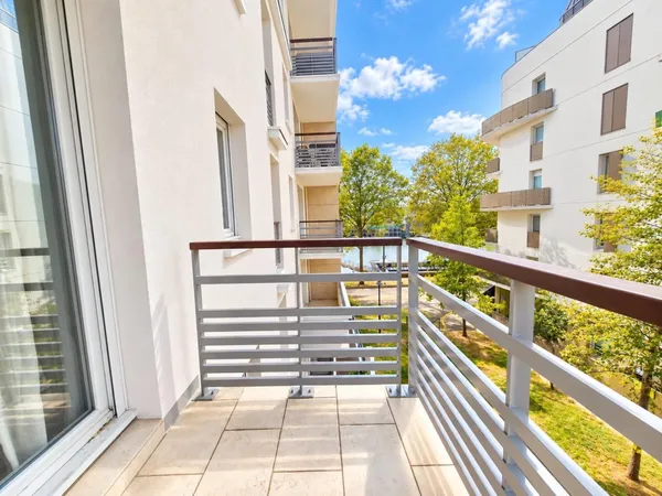 Immeuble de standing 2006 à vendre sur Alfortville