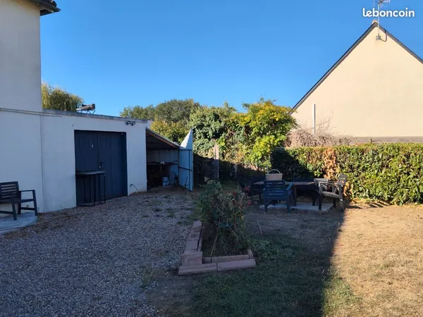 Garage 2 voiture avec établi et étagère sécurisée+2 place de stationnement