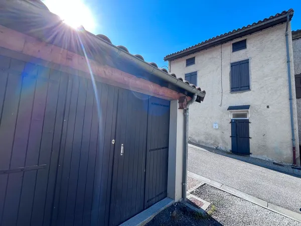 Maison rénovée à neuf 40 m² + garage 19 m² - Saint-Paul-de-Jarrat