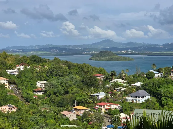 Appartement de standing T4 vue mer à Anse Mitan