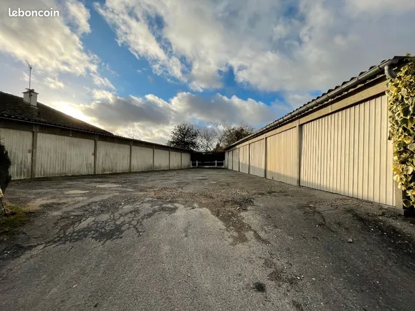 Parking/box MONTMIRAIL
