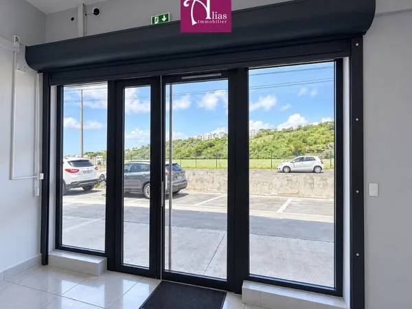 À louer Local commercial 132 m2 avec excellente visibilité