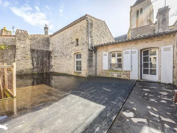 Immeuble 831 m²