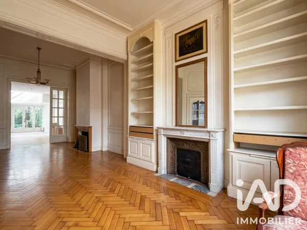 Maison 10 pièces 270 m²