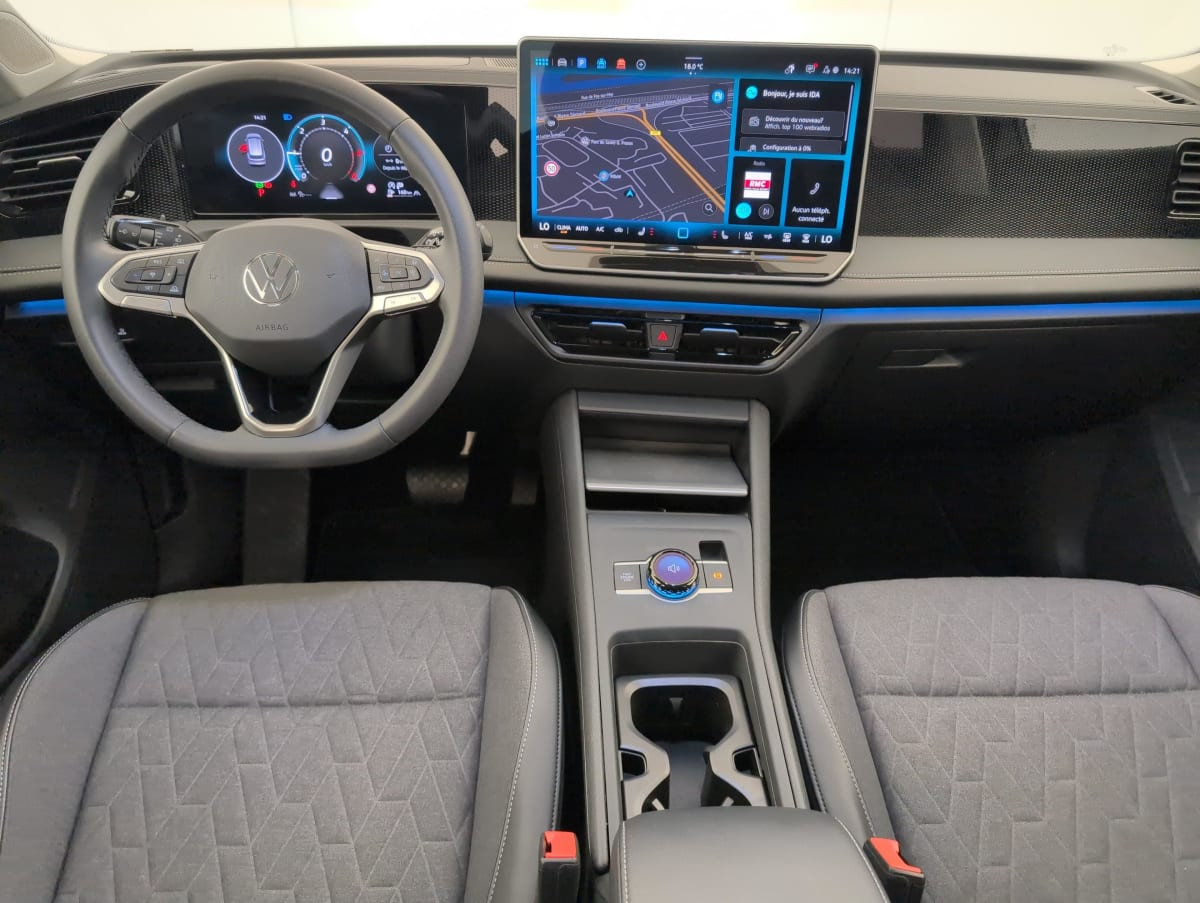 Volkswagen Tiguan — photo 13