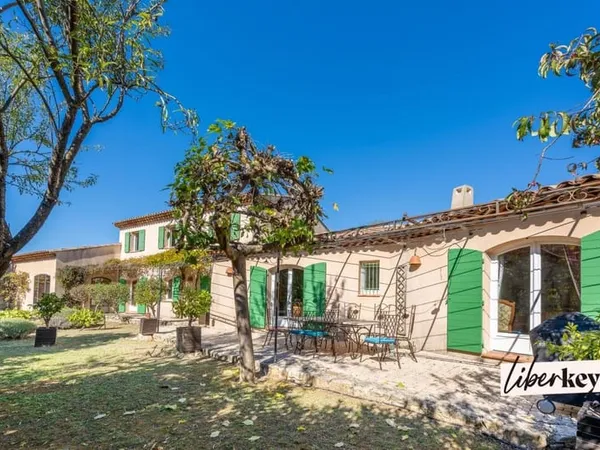 La Celle - Élégant mas de 226 m², beaux volumes et douceur de vivre provençale