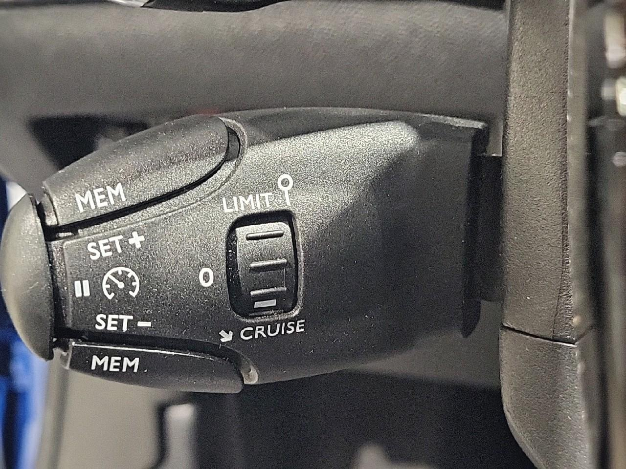 Peugeot 2008 puretech 130 s&s eat8 allure — photo 22