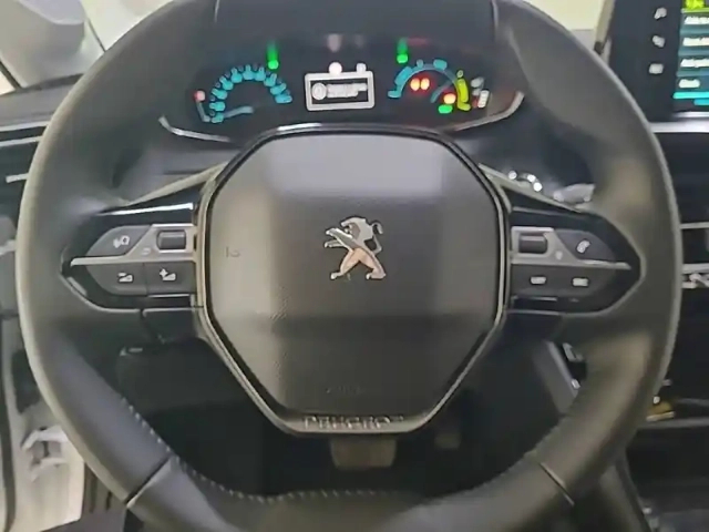 Peugeot 208 electrique 50 kwh 136ch — photo 9