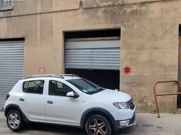 Particulier vend garage centre grasse