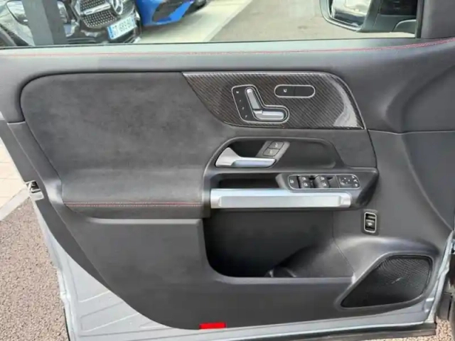 Mercedes Glb 200 d amg line — photo 34