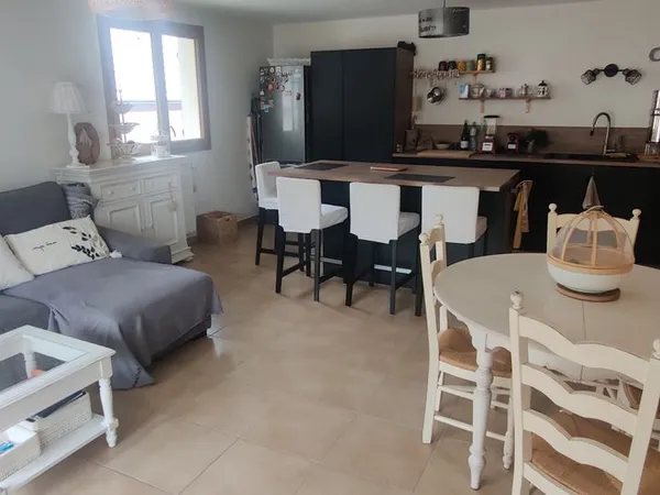 3 pièces 71 M2 Duingt 74410