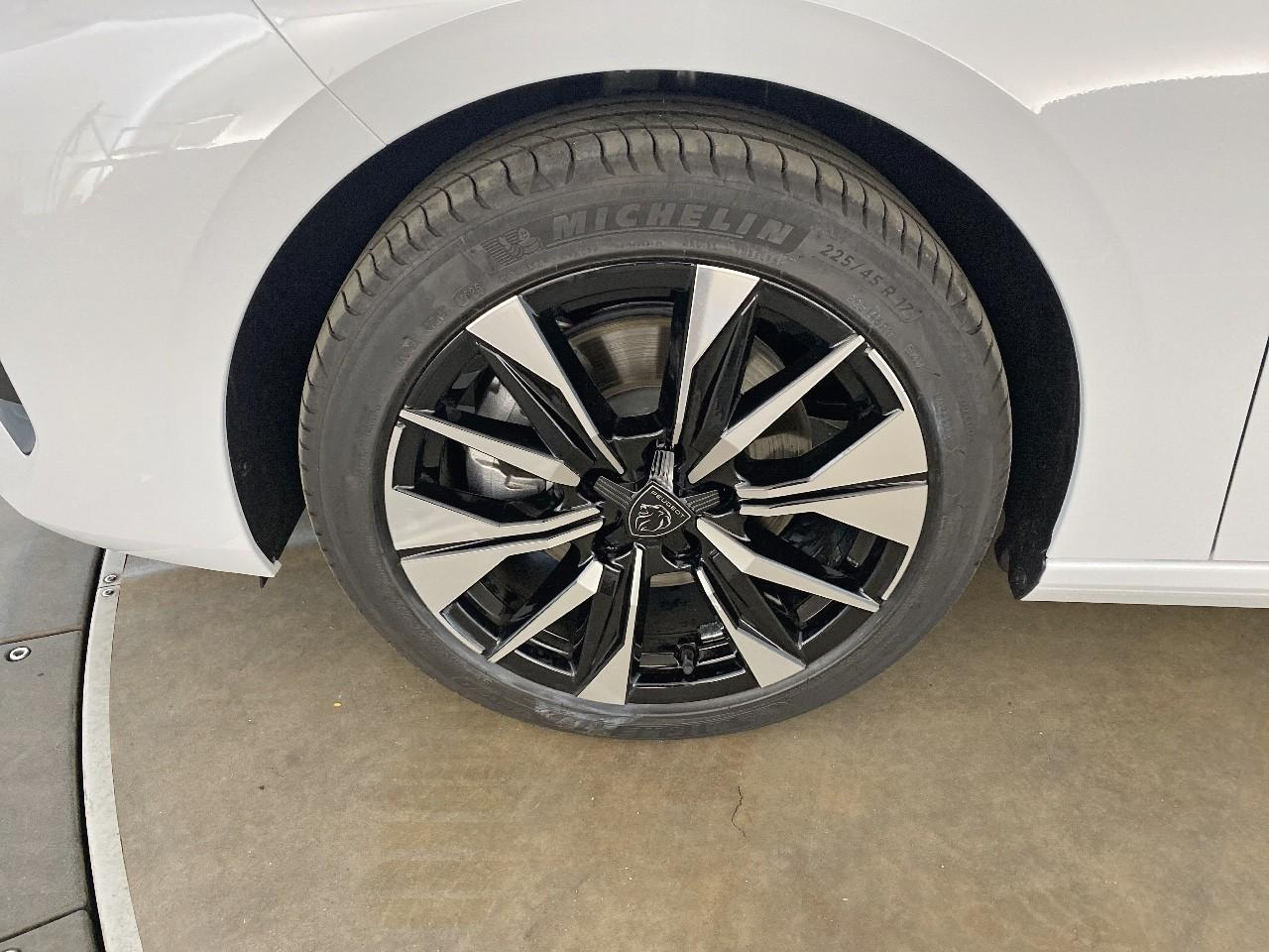 Peugeot 308 sw bluehdi 130ch s&s eat8 allure — photo 11