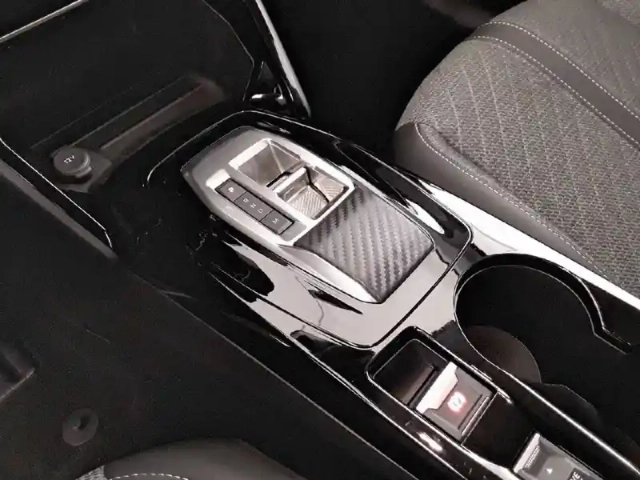 Peugeot 208 hybrid 110 ch e-dcs6 — photo 39