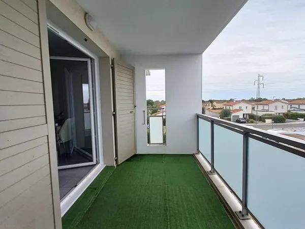 31880 LA SALVETAT ST GILLES: appt T2 à louer