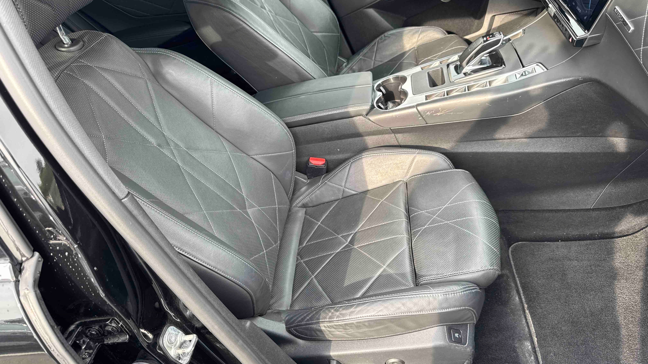 DS7 Crossback Hybride E-Tense 300 EAT8 4x4 — photo 20