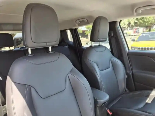 Jeep Renegade 1.3 turbo t4 240 ch phev bva6 4xe eawd north star — photo 17