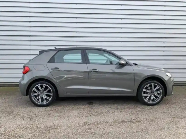 Audi A1 sportback 25 tfsi 95ch design s tronic 7 — photo 5