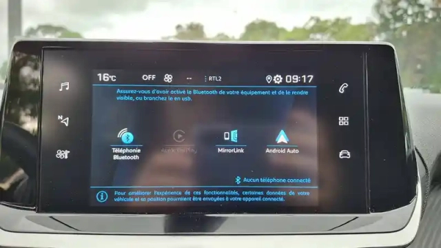 Peugeot 2008 puretech 100 s&amp;s bvm6 — photo 21