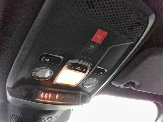 Peugeot 2008 100 s&amp;s bvm6 — photo 19