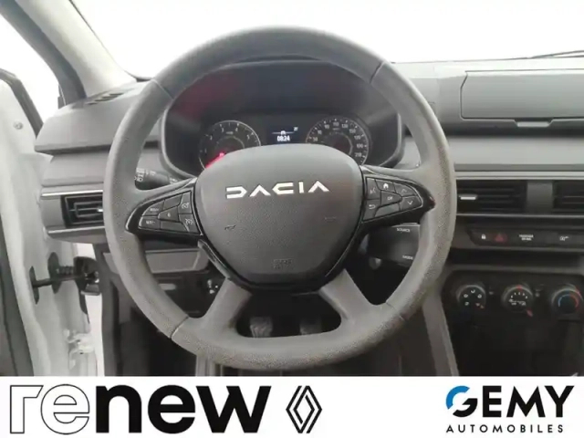 Dacia Sandero sce 65 — photo 28