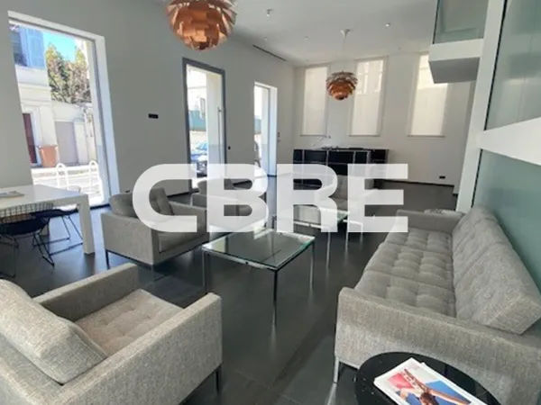 Local professionnel 433 m²
