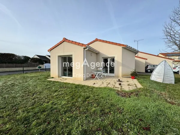 Pavillon plain pied 77m² 2 chambres très bien entretenu