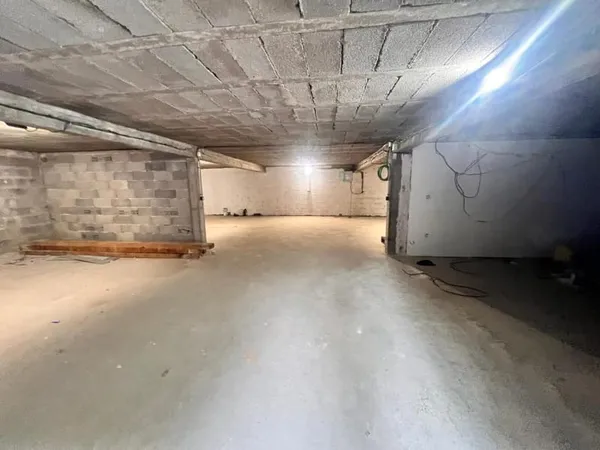 NÎMES - 145 M² À TRANSFORMER - UN PROJET À CRÉER DE A À Z