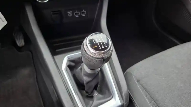 Renault Clio blue dci 85 — photo 18