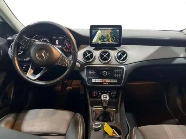Mercedes Gla 180 sensation — photo 8