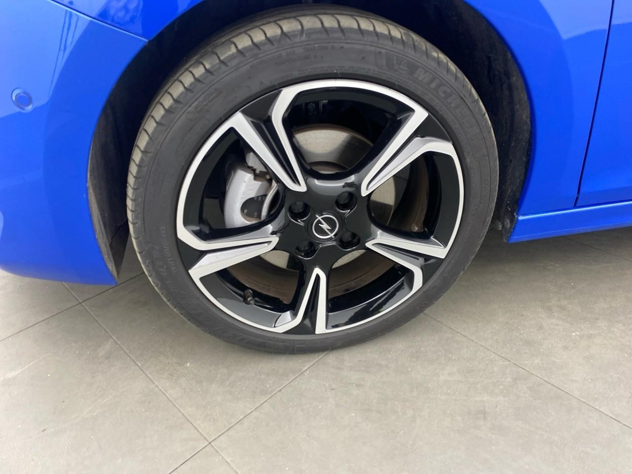 Opel Corsa 1.2 turbo hybrid 145 ch autom gs — photo 11