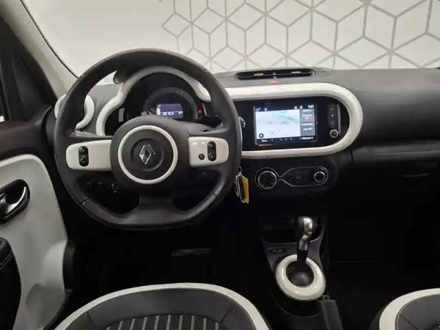 Renault Twingo iii e-tech — photo 26