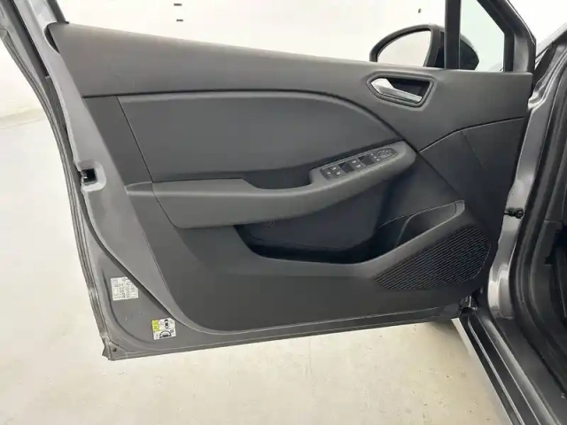 Renault Clio tce 90 — photo 20