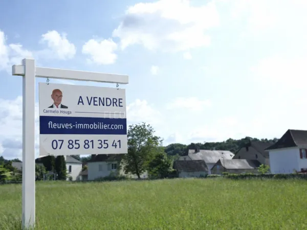 TERRAIN CONSTRUCTIBLE DE 1.230M2