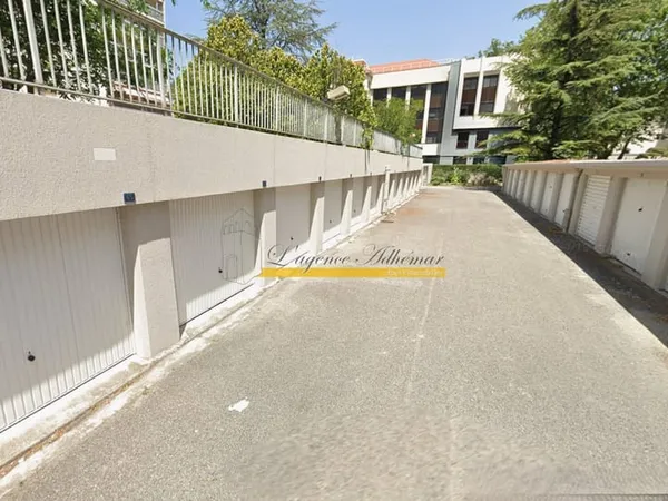 GARAGE à louer - MONTELIMAR