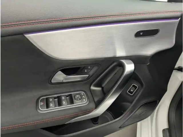 Mercedes Cla 180 d amg line sse sb/1 — photo 8