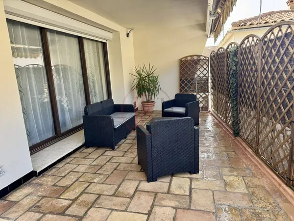 Maison 8 pièces 217 m²