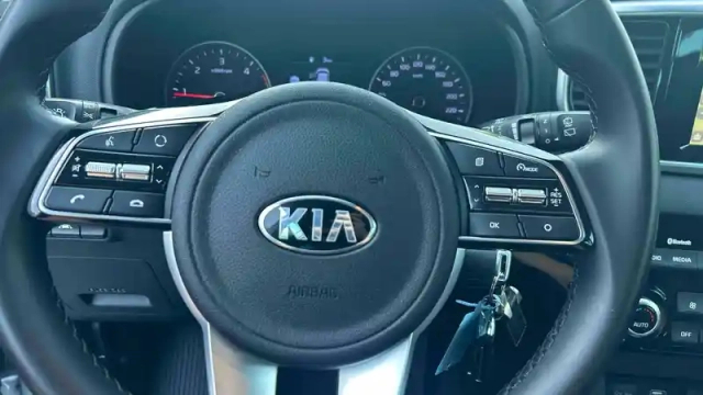 Kia Sportage 1.6 crdi 115 isg 4x2 bvm6 — photo 25