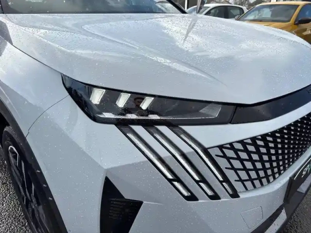 Peugeot 3008 hybrid 145 e-dcs6 — photo 16