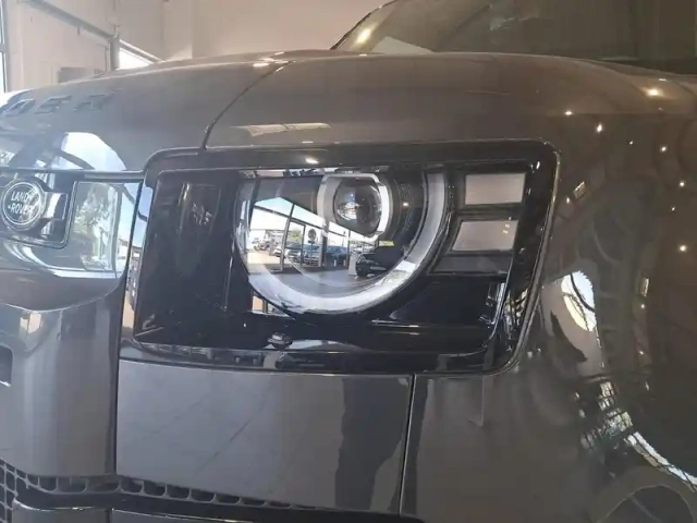 Land Rover Defender 90 3.0 d200 hard top s — photo 13