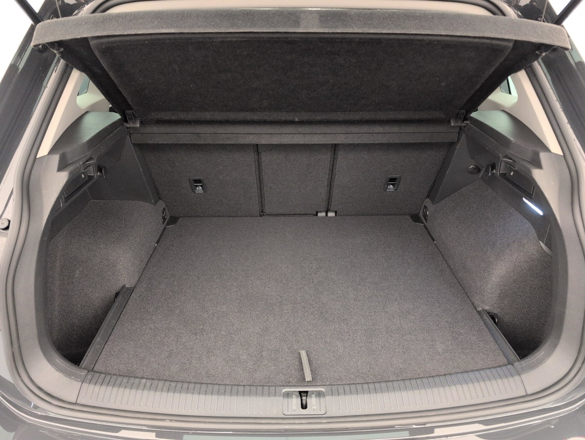 Volkswagen Tiguan — photo 11