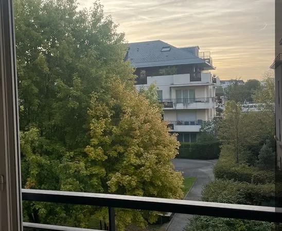 Appartement F2 lumineux avec parking - proche gare et bords de Seine