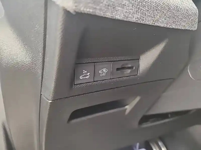 Peugeot 5008 hybrid 136 e-dcs6 — photo 64